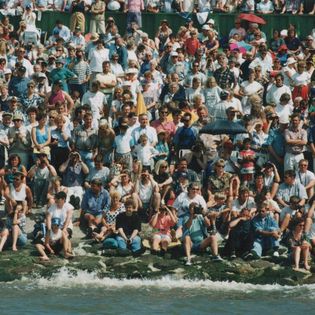 Sail 1995 - Menschen am Deich