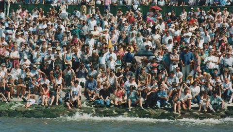 Sail 1995 - Menschen am Deich