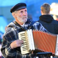 Mann mit Akkordeon