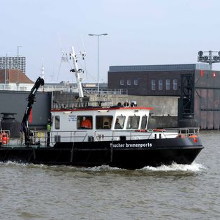 Taucher Bremenports in Fahrt