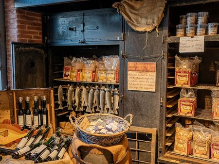 Blick in historischen Fischladen