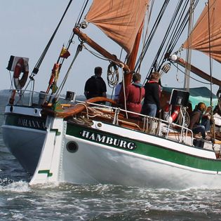 Das Segelschiff "Johanna" auf hoher See.