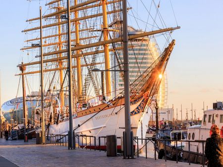 Die Schulschiff Deutschland an der Kaje im Neuen Hafen von Bremerhaven 