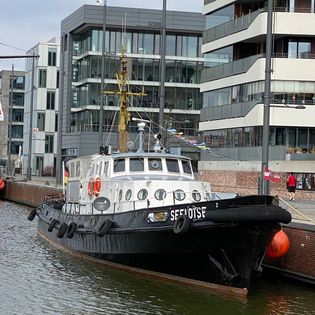 Motorschiff Seelotse liegt an der Kaje
