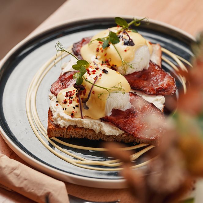 Appetitlich angerichtetes Brot im Café Lieblingsplatz