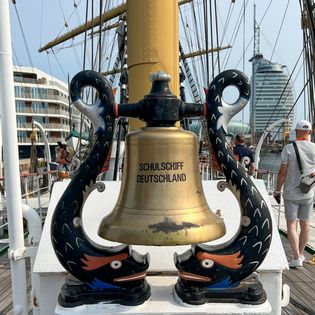 Die Schiffsglocke der Schulschiff Deutschland
