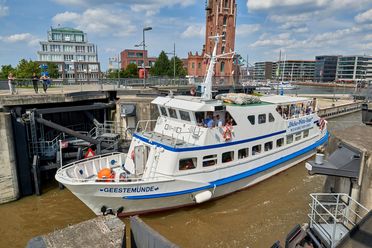 MS Geestemünde in der Schleuse
