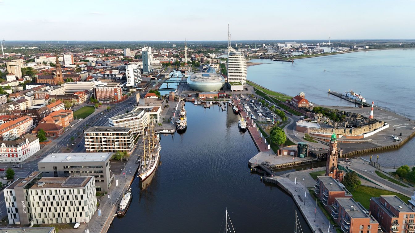 Luftaufnahme der Havenwelten in Bremerhaven