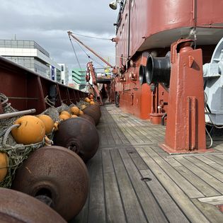 An Deck der FMS Gera im Schaufster Fischereihafen in Bemerhaven
