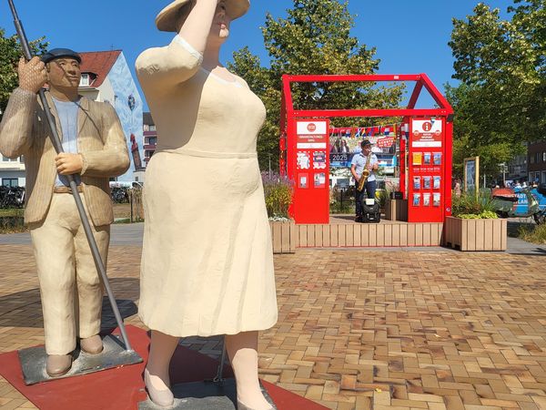 Foto zum Download Zwei lebensgroße Figuren