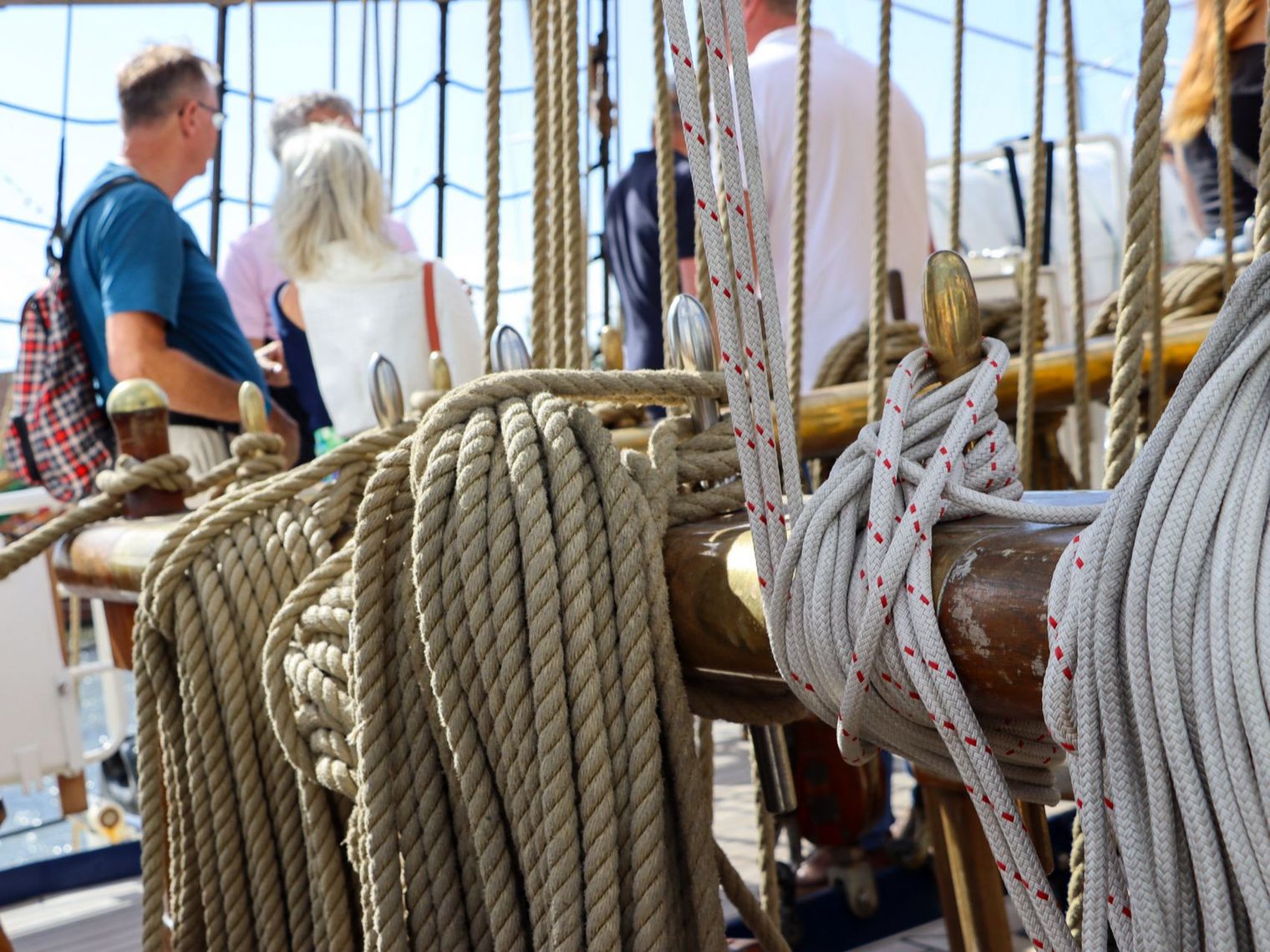 Seile auf einem Segelschiff