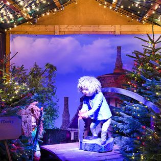 Märchenhütte Max und Moritz auf dem Weihnachtsmarkt