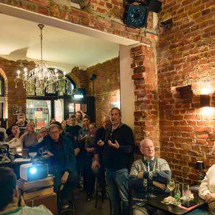 Ein Vortrag in einer Kneipe