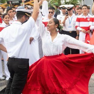 Tänzer beim Seglerumzug