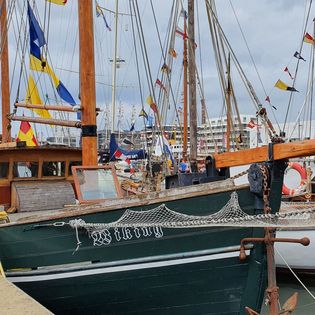 Die Wiking im Neuen Hafen