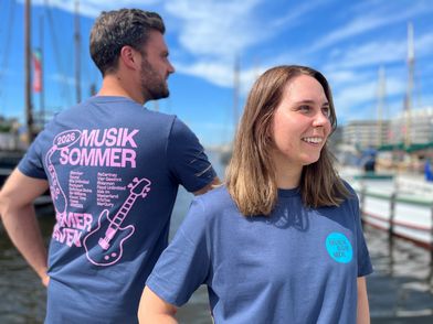 Für die Fans des Musiksommers: Erstmals gibt es ein offizielles T-Shirt mit Logo und Line-up des Festivalsommers