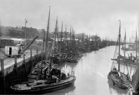 Südliche Geestekaje Richtung Westen. Schwarzweiß Aufnahme