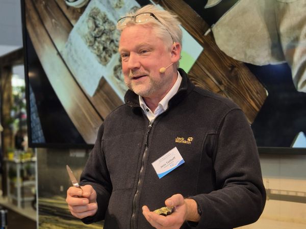 Erstmals dabei: Austern-Experte Jens Tathoff lädt zu kostenlosen Workshops ins Fischkochstudio ein.