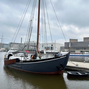 Die "Walvis" im Neuen Hafen