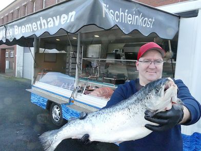 Lebt und liebt Fisch: der mobile Fischhändler Jan Bent