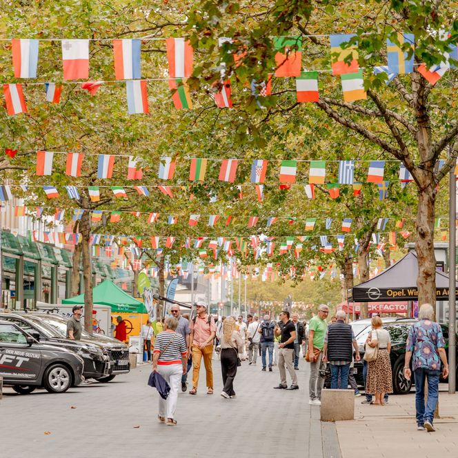 Fußgängerzone in Bremerhaven während eines Straßenfestes