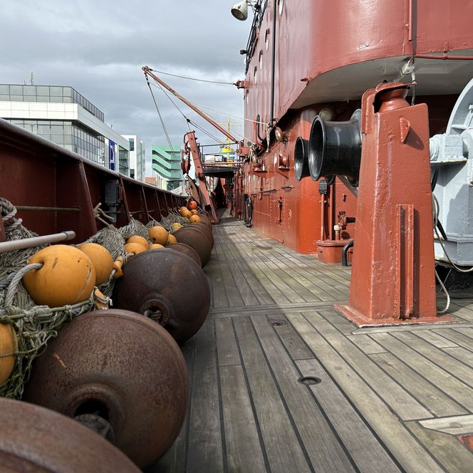 An Deck der FMS Gera im Schaufster Fischereihafen in Bemerhaven