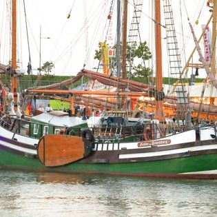 Der Segler "Gesine von Papaneburg" in Bremerhaven